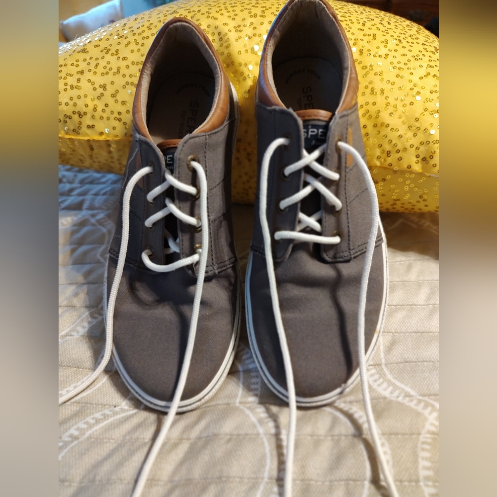 Sperry Top-Sider memory foam sneakers. Size 5.5 m